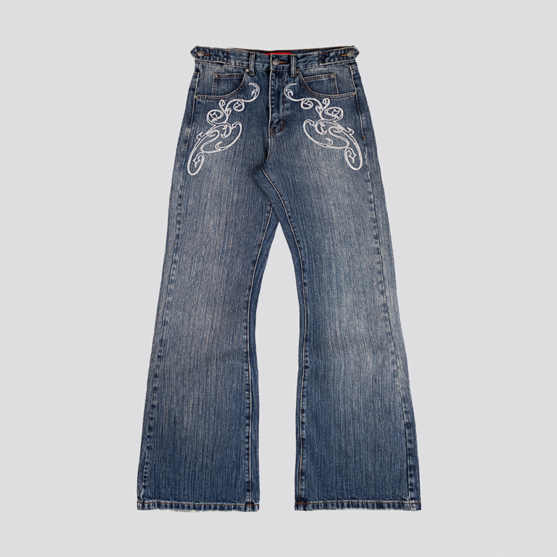 กางเกงยีนส์ทรงบูทคัทสีน้ำเงิน  - Embroidery On Jeans บทวิจารณ์และราคา