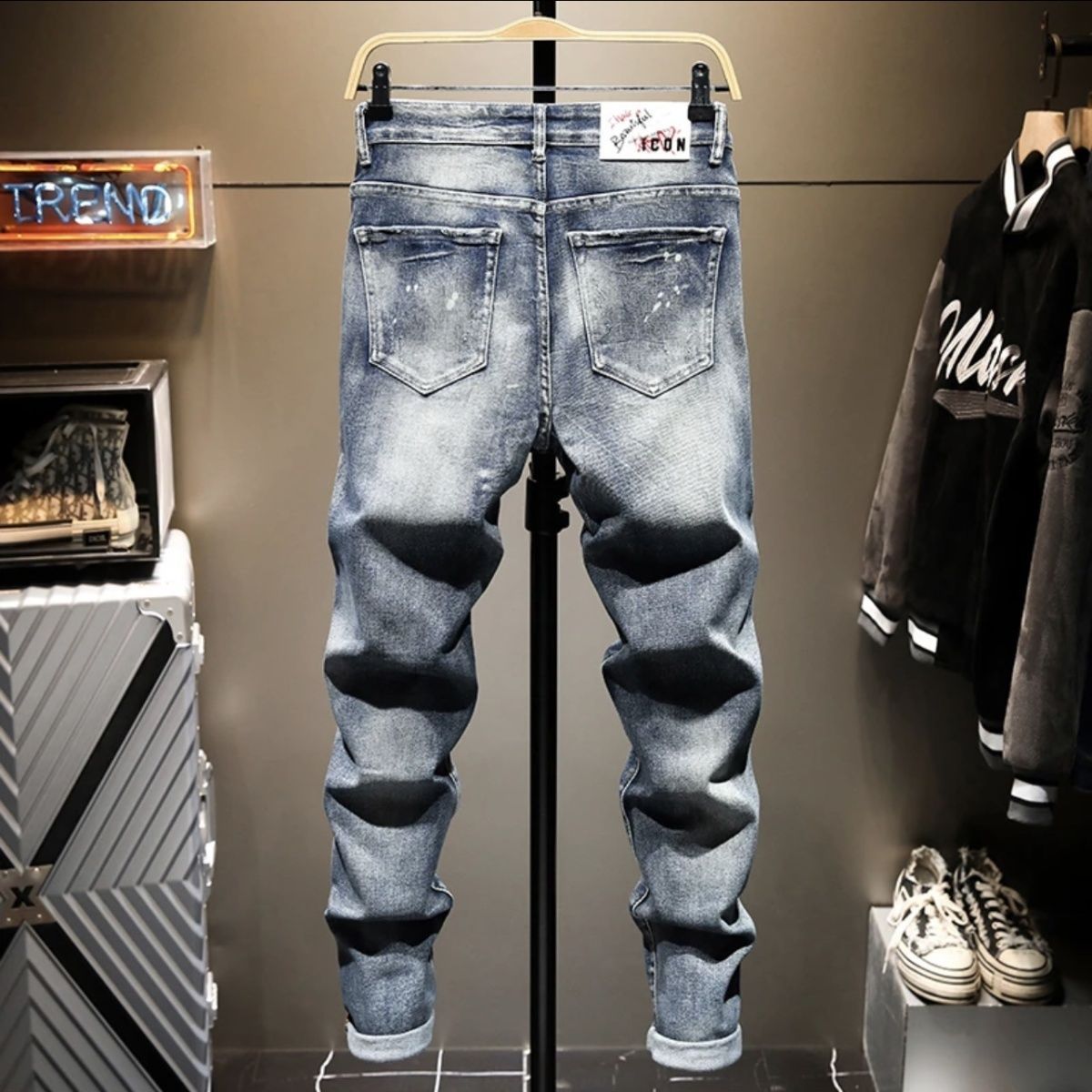 กางเกงยีนส์ปักลายขาดสไตล์อเมริ - Embroidery On Jeans บทวิจารณ์และราคา