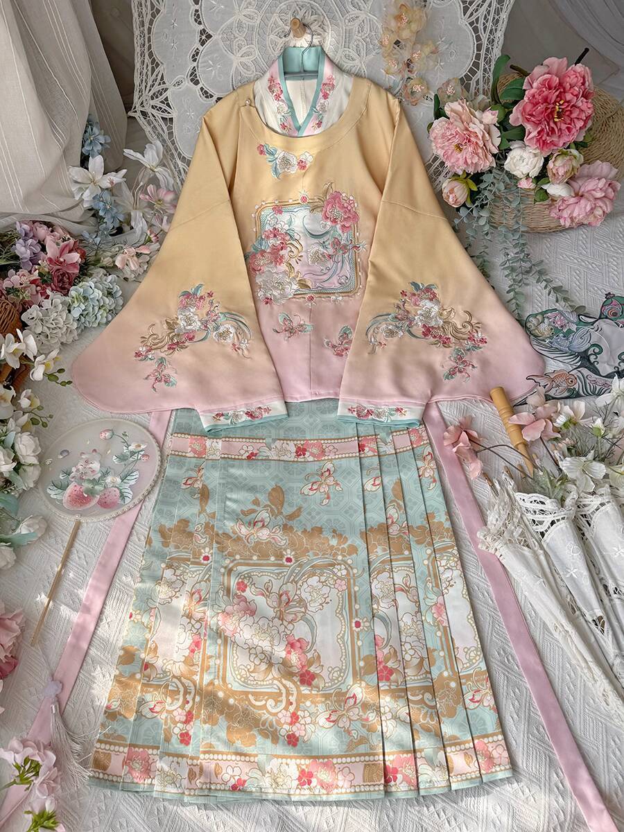 ชุดฮั่นฝูผู้หญิงสไตล์หมิง คอทร - Embroidery Horse บทวิจารณ์และราคา